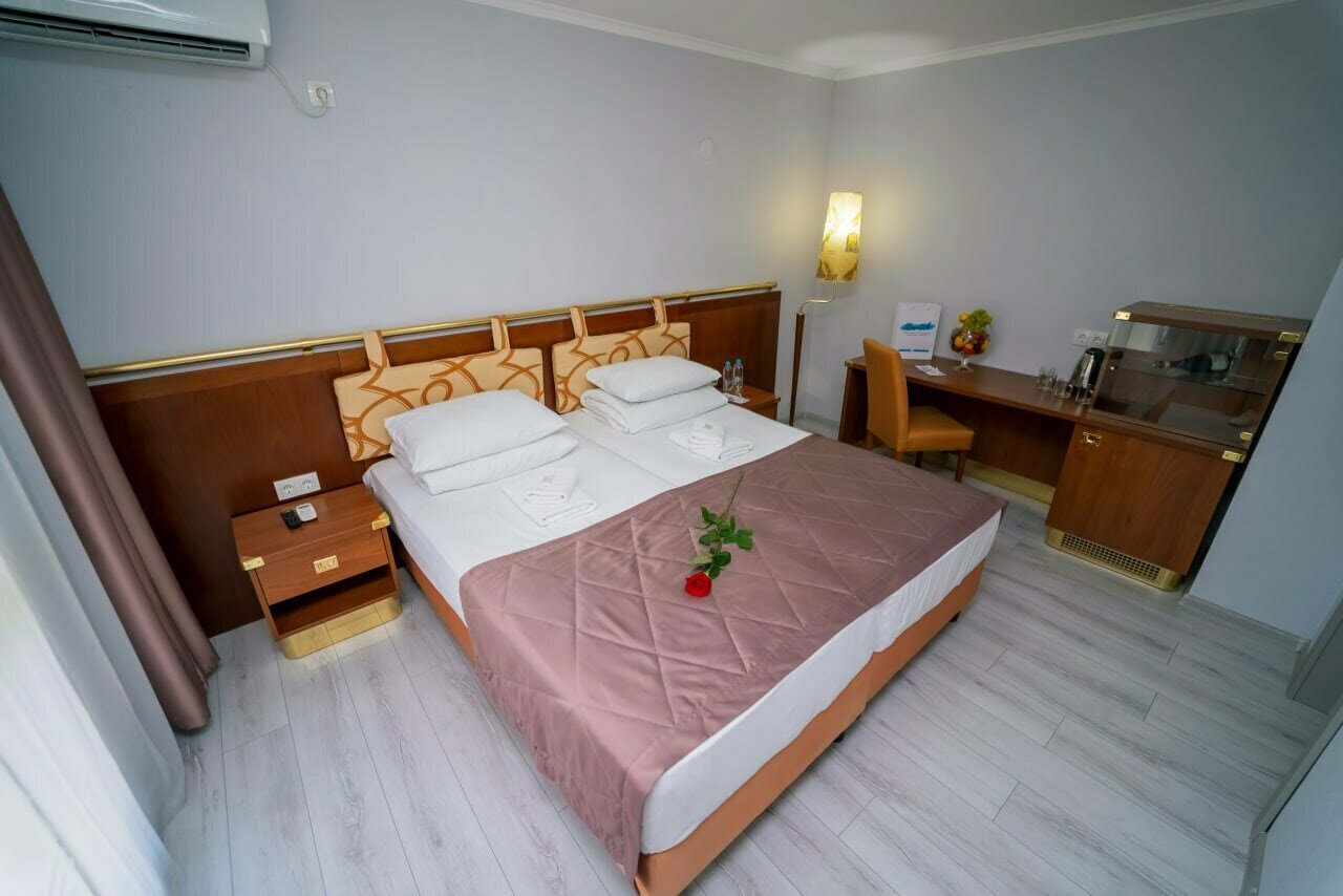 Санаторий Славутич Алушта