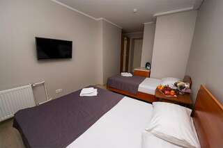 Санаторий Славутич Алушта Трехместный комфорт-2