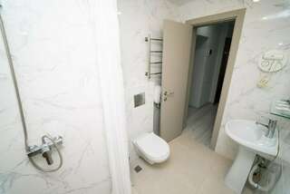 Санаторий Славутич Алушта Двухкомнатный делюкс-7