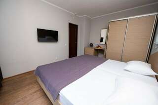 Санаторий Славутич Алушта Двухкомнатный фэмили +-6