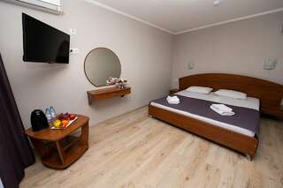 Санаторий Славутич Алушта Двухкомнатный фэмили-1